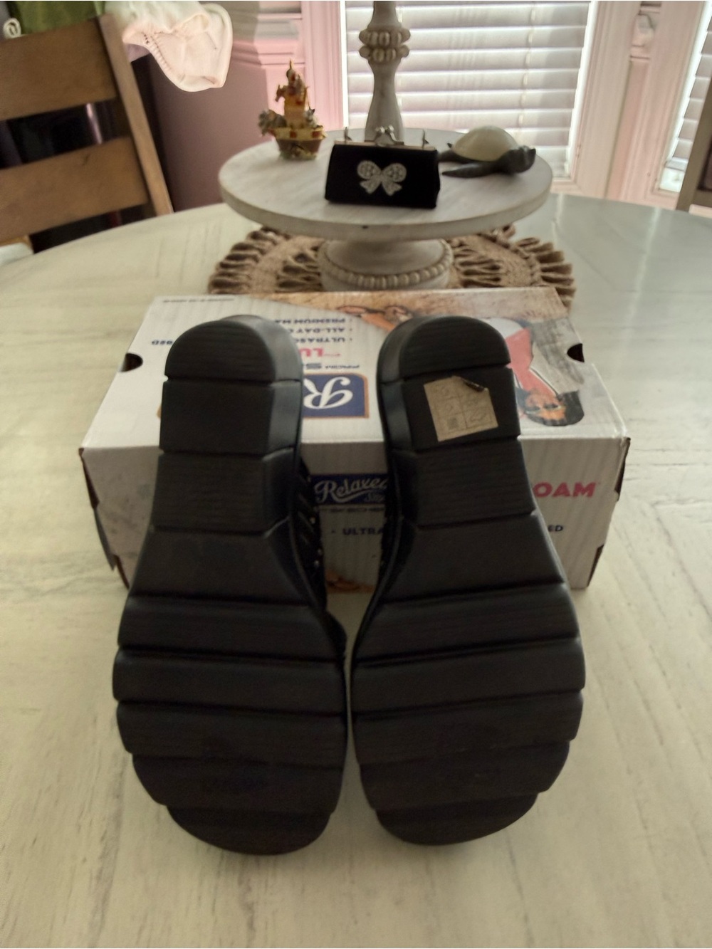 SKECHERS - Women’s Black Slide Sandals with Studded Bling Straps EUC 8 - Picture 4 of 8